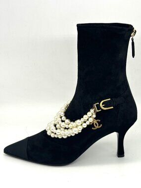 CHANEL 21A Suede Pearl String CC Charm Logo Ankle Bootie Boots Kitten Heel